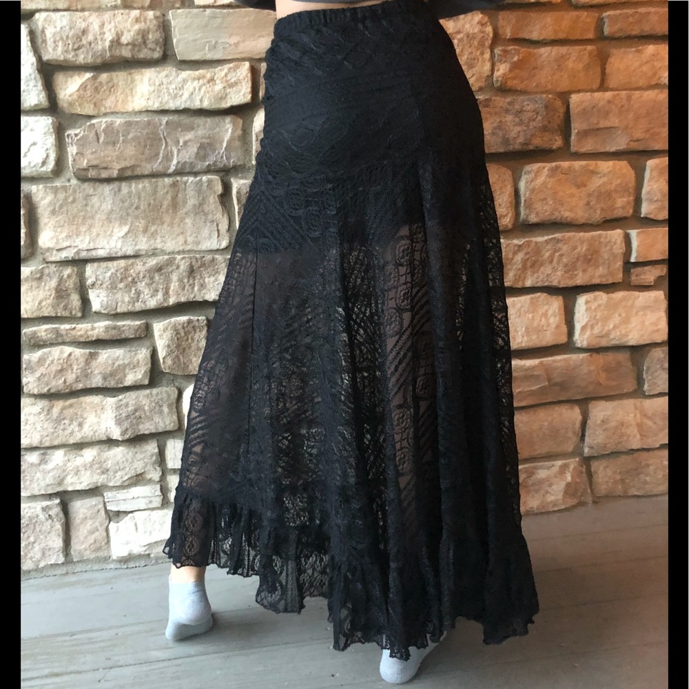 T Party Lace Skirt